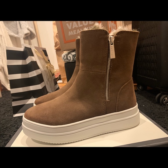 J Slides Tristan Boots - Picture 3 of 4